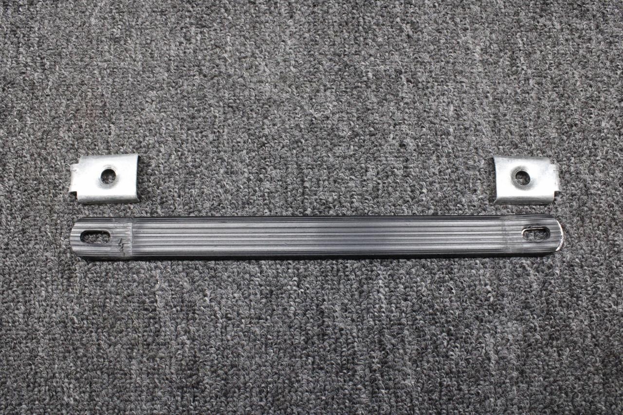 スンページ S1362-12 Cessna 177B Interior Assist Handle Assembly | eBay