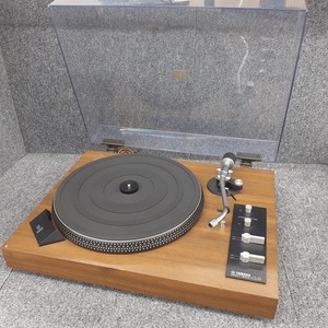 Yamaha YP511 Plattenspieler Vintage gebraucht 100V bereit für den japanischen...