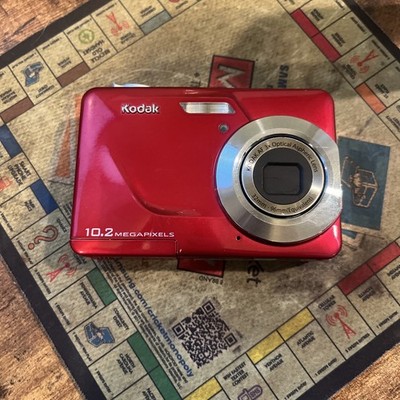 Kodak EasyShare C180 10.2MP Digital Camera Red Bundle PNY 2GB SD Card Sony Case