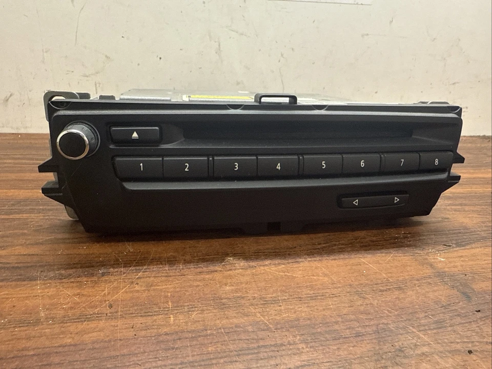 9258278 CIC BMW E87 E90 E82 E92 X1 Navigation Headunit Radio CD  - Bild 2 von 4