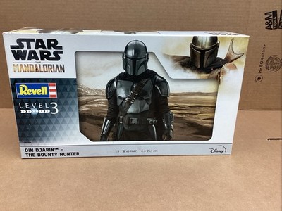 Revell Star Wars The Mandalorian Model Din Djarin  The Bounty Hunter  1/9