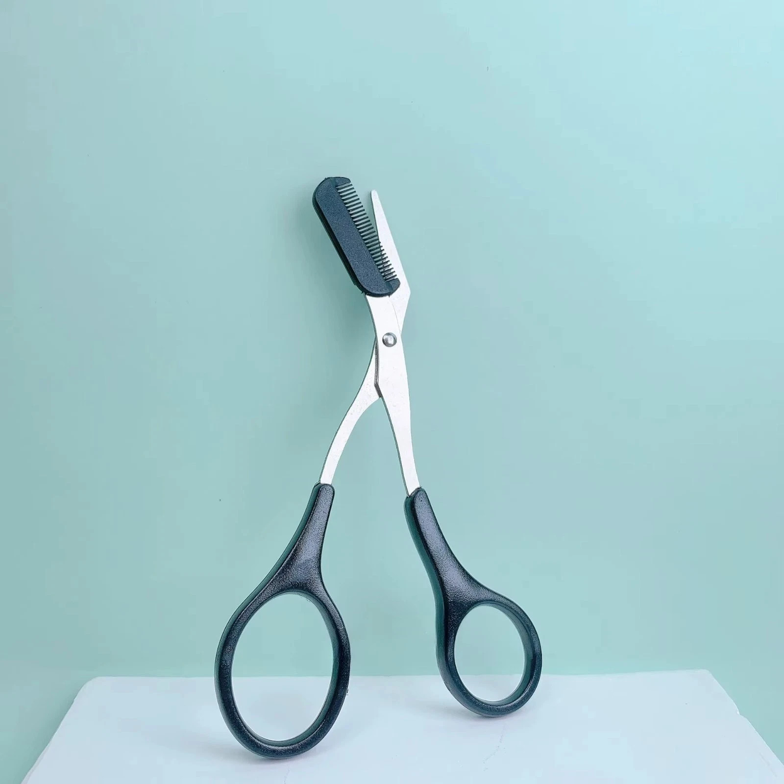 1-Piece Eyebrow Trimmer Scissors Kit – Grooming Set with Comb for Men & Women*