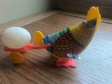 Vintage Tin wind-up Chicken Toy, Russ Berrie & Co. INC Oakland NJ