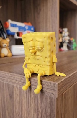 Sad SpongeBob Edge Sitter - Schreibtisch & Regal Figur | Mehrfarbig