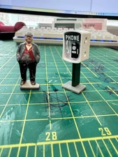 O Scale “Modern Phone Booth” (4)