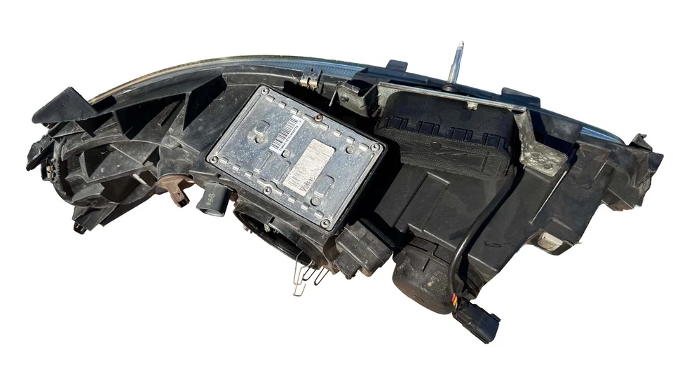 2004-2007 Volvo S60R V70R Front Head Light Head Lamps HID Headlight Pair READ - Image 3 of 4