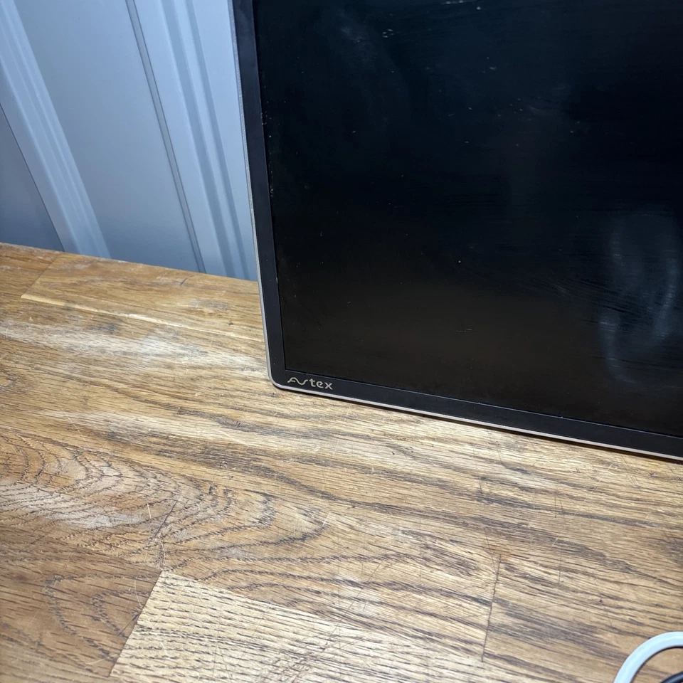 AVTEX L218DRD 21.5" 12v 24v Digital LED Tv With DVD Player + Controller - Image 2 of 4