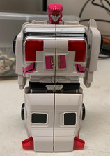 Power Rangers Sentai DX Carranger VRV Pink Ranger Zord 5 Ambulance Action Figure