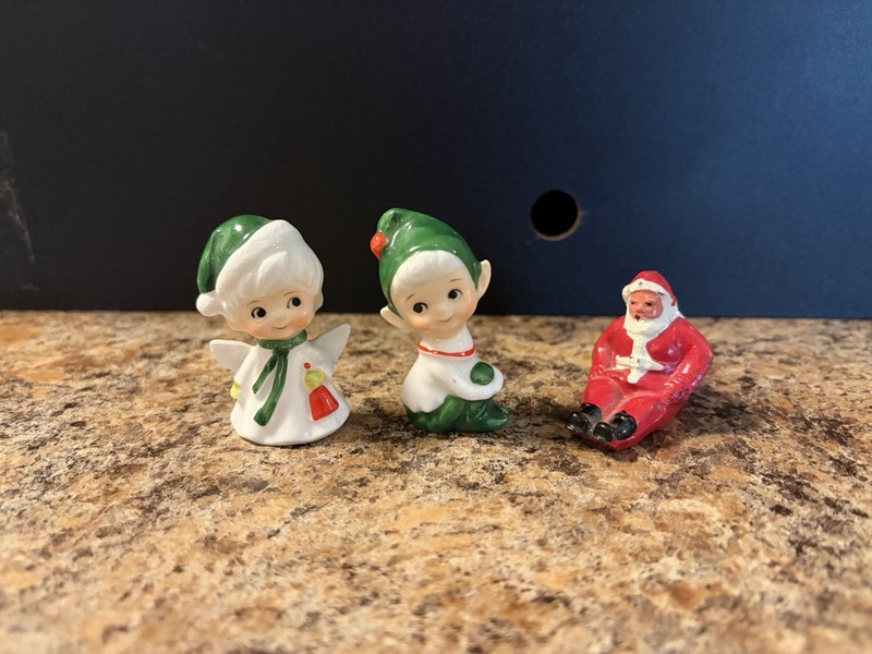 Mini Santa Cast Iron Metal Figure Lead Seated ToyVtg  1.5" Plus 2 Vintage Minis