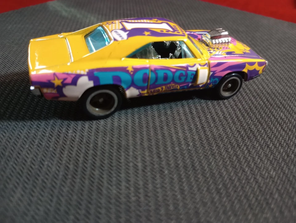 Dodge Charger R/T 2024 Hotwheel Prototype Test Run '70 neumáticos de goma + diseño final Foto 4 de 4