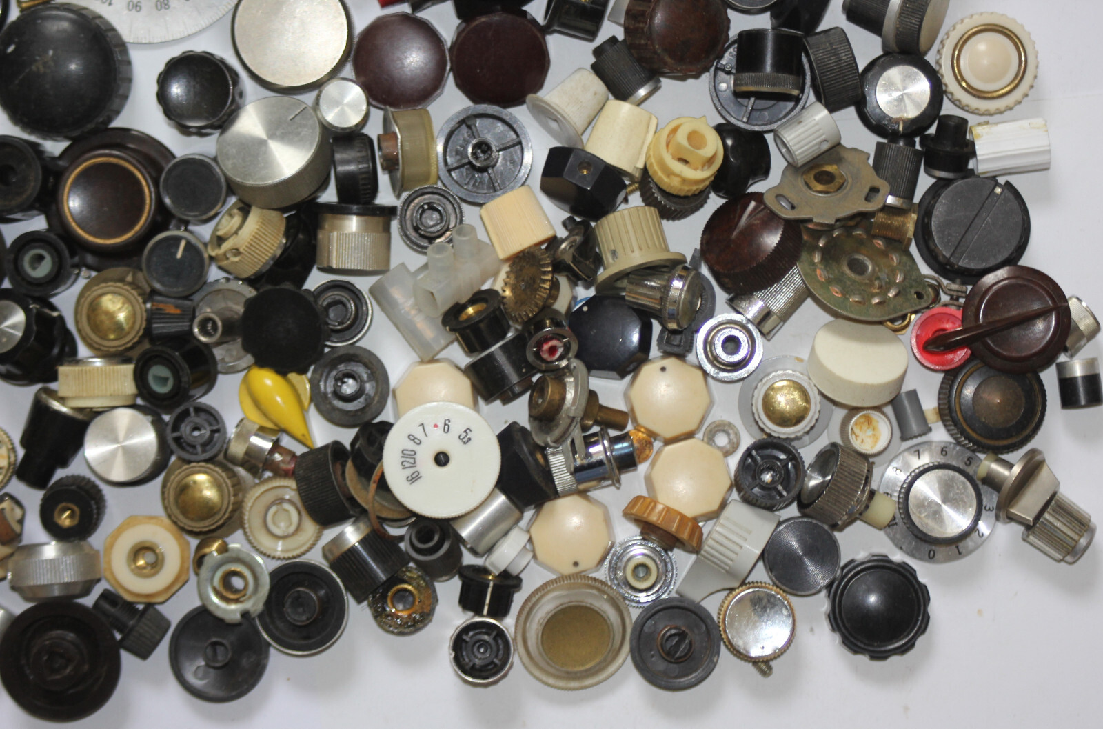 JOB LOT OF VINTAGE RADIO KNOBS eBay