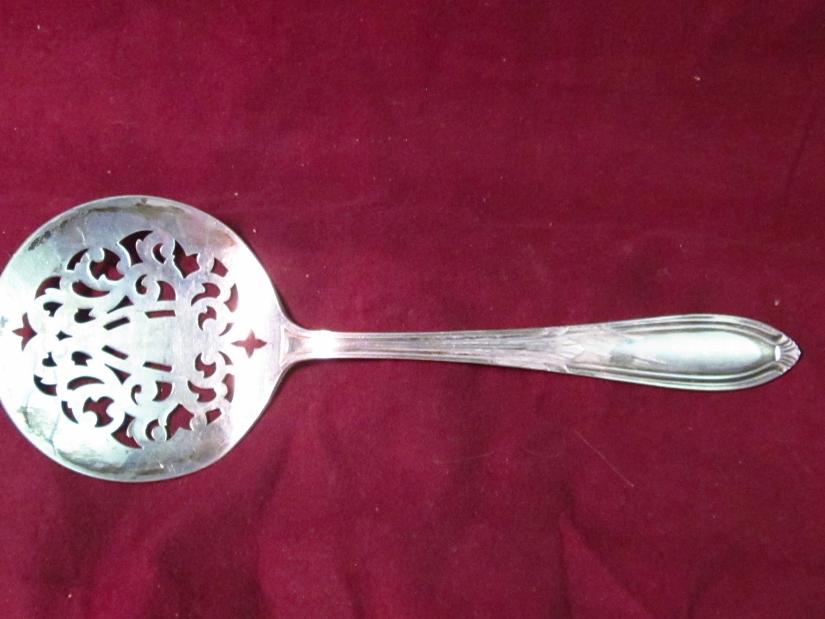 International Sterling RHAPSODY OLD TOMATO SERVER 1/2