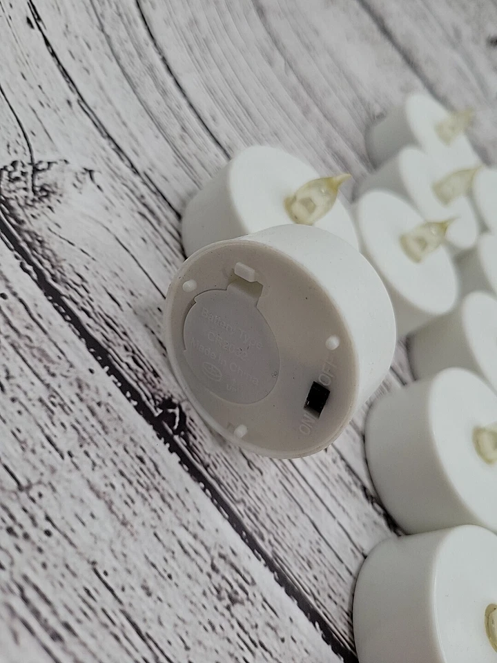 Velas de luz de té LED sin llama alimentadas por batería Etronic - Paquete de 24 Foto 2 de 3