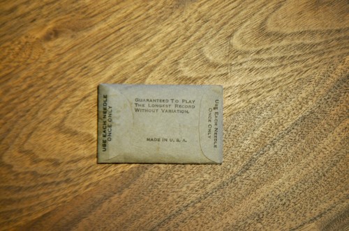 Vintage Brunswick Record Needles : 100 Soft Tone Needles NOS - Picture 2 of 2