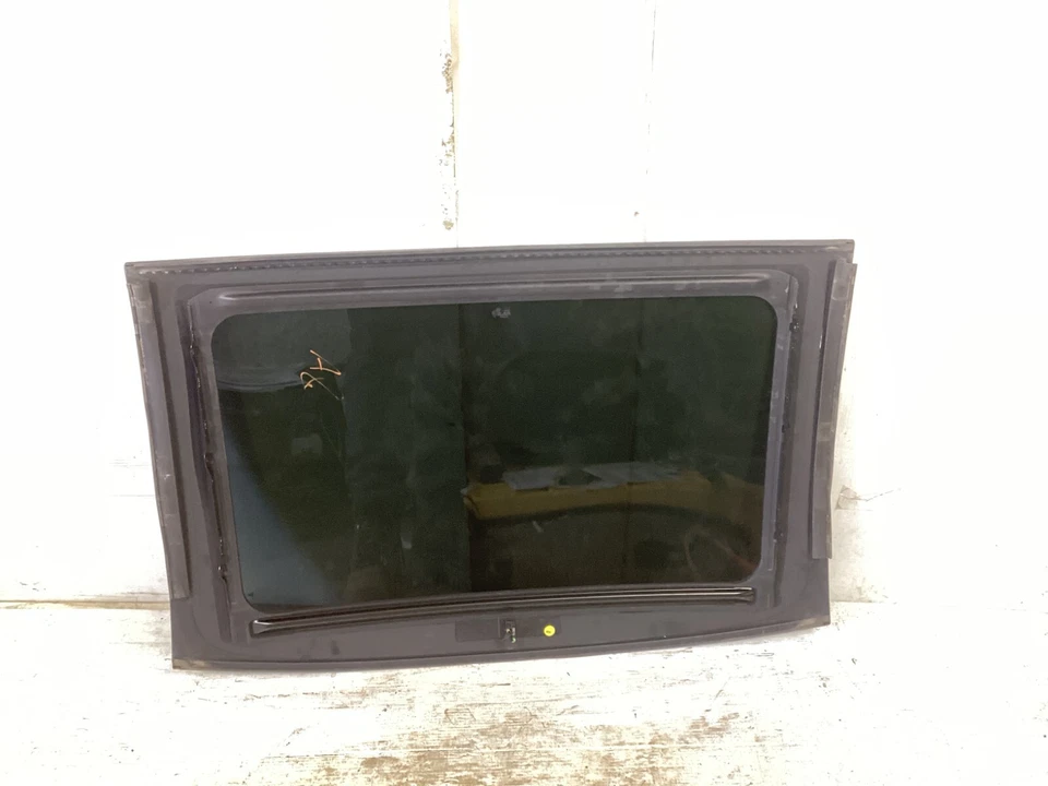 2010 - 2017 Audi A5 Quattro Sun Roof Sunroof Glass Panel 8T0877911B OEM. — 第 2/4 张图片