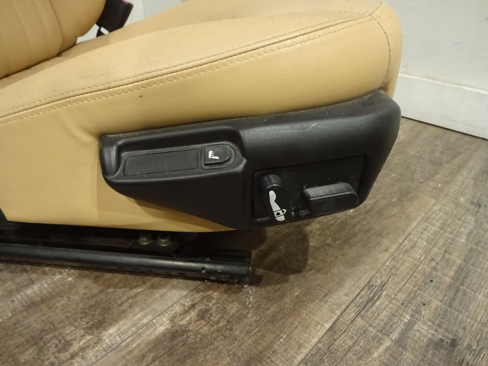 Maserati 4200 Spyder - RH Passenger Side Front Power Seat - Heated Seat Complete
