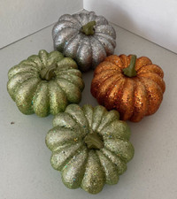  Set of 4 Glitter Pumpkin Halloween Decoration Foam Material