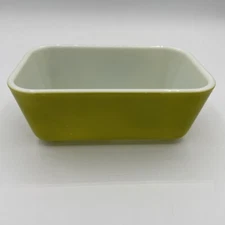  Pyrex Light OLive Green 1-1/2 Pt Refrigerator Dish  #0502 - NO LID