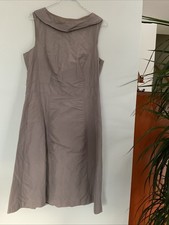 Kleid / Etuikleid von Comma, Gr. 40, taupefarben