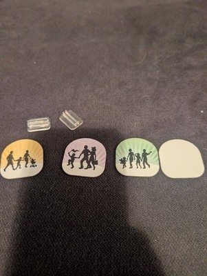 *PAWNS ONLY* Disney MAGIC KINGDOM GAME Theme Park Board Game (2004) Parker Bros