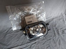 Mercedes W203  Nebelscheinwerfer links vorne Hella  Original 2038200359
