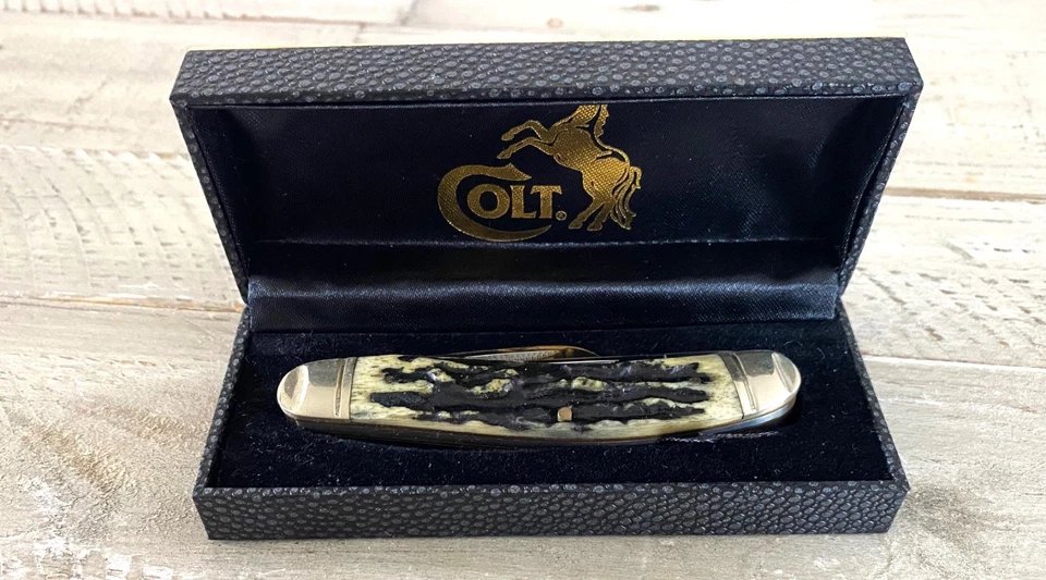 NAVAJA DE BOLSILLO COLT SIGNATURE SERIES CT248 STAG 3 HOJAS Foto 2 de 4