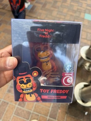 Kellen Goff Signed SDCC Youtooz x ItzSugar FNAF Toy Freddy Glow Vinyl Figure!!!