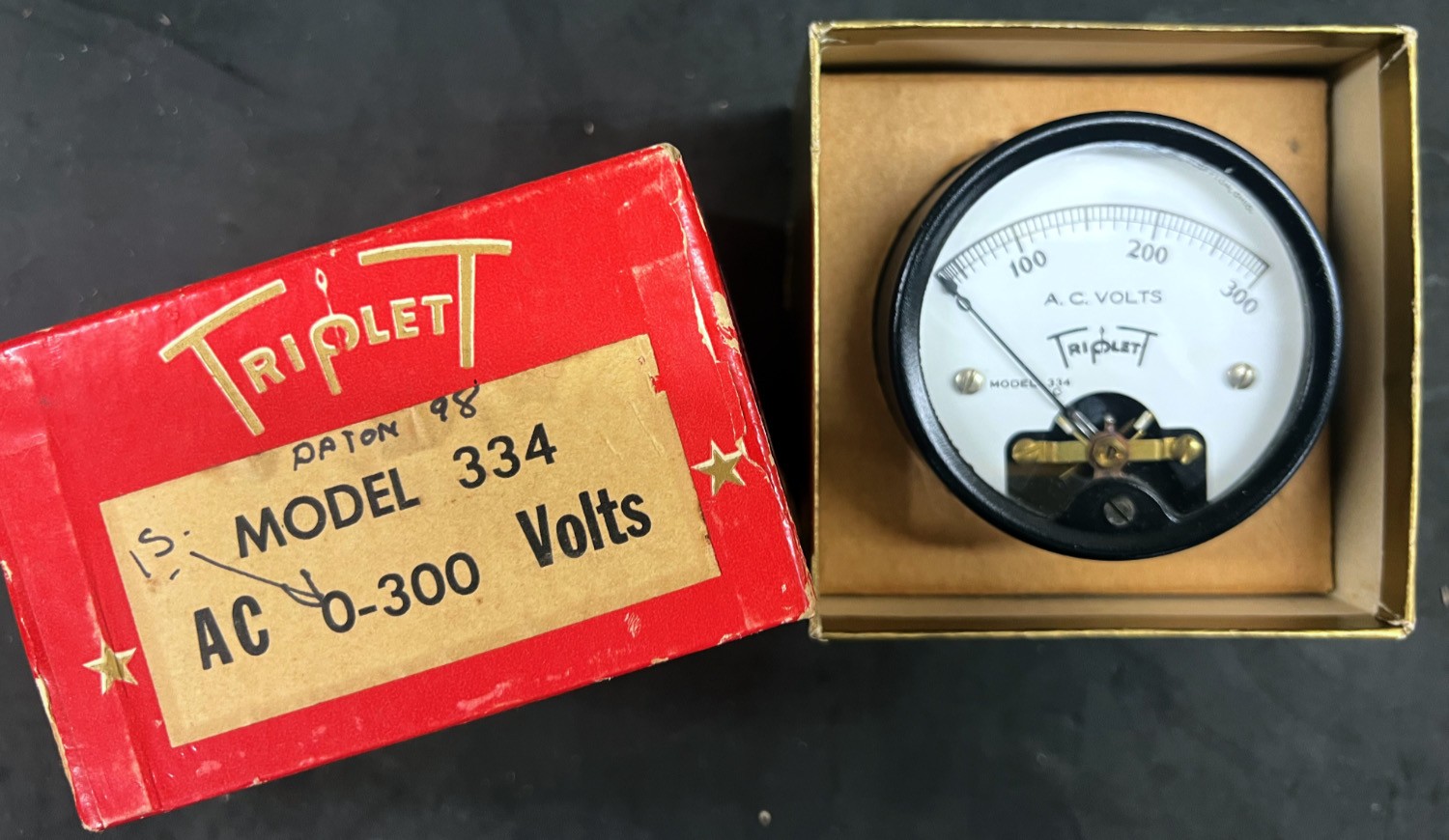 Triplett Model 334 AC Volt Meter 0–300V – NOS w/ Box – Round Panel Meter