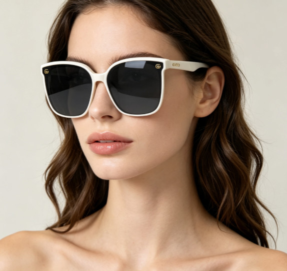 Gucci Women's New Sunglasses, Model 1564, Size 60-21-148