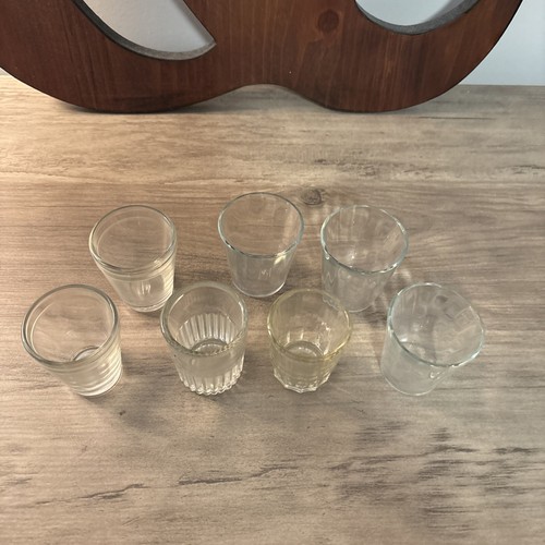 Lote de 7 vasos pequeños de cristal - Imagen 2 de 2