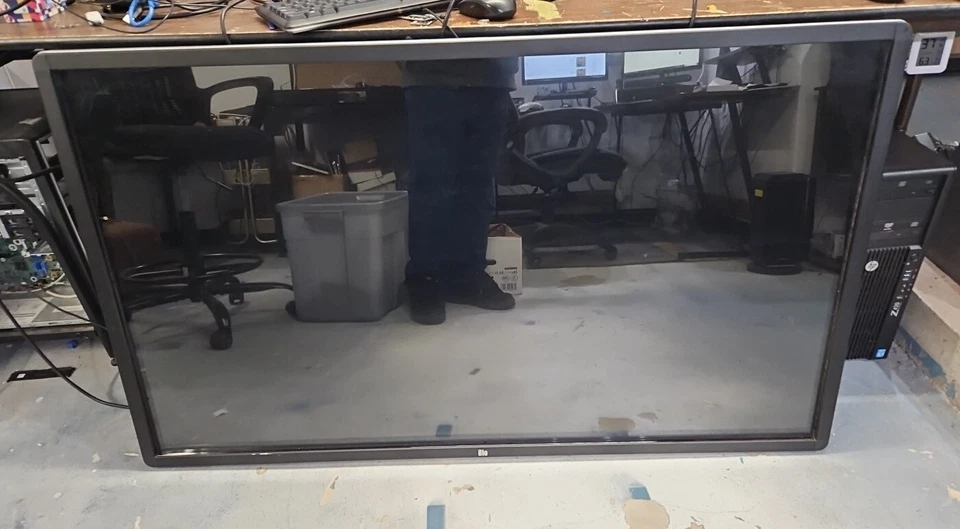 ELO 5551L ET5551L 55" 4K UHD Interactive Digital Signage Touch Screen - Image 3 of 4