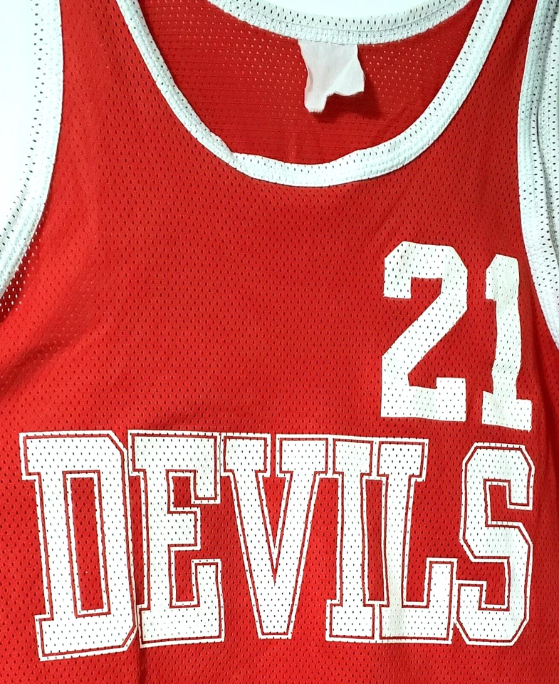 Vintage 1980's Mesh Basketball Jersey - DEVILS #21 - LN+ Condition - Red + White - Image 4 of 4