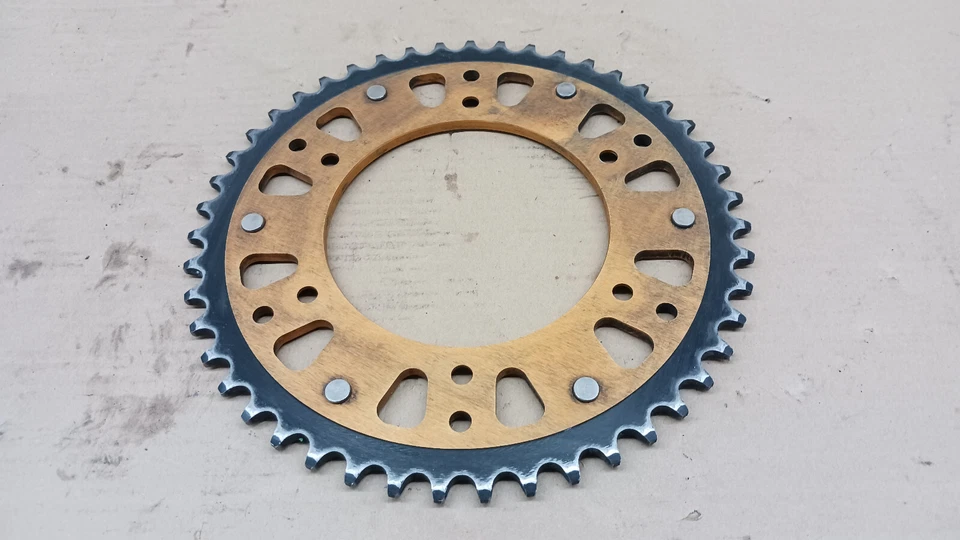 Piñón trasero Supersprox ORO 47T KTM Husqvarna doble anillo - Stealth 990 ¡Excelente! Foto 2 de 4