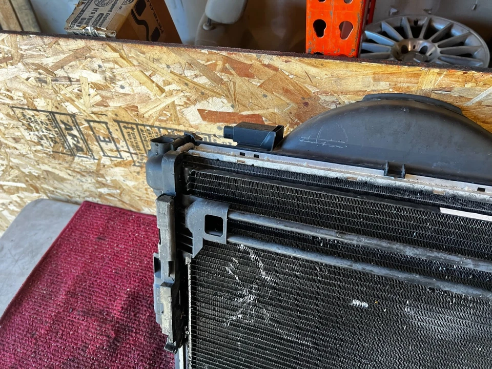 BMW E46 330CI 325I RADIADOR DELANTERO AC CONDENSADOR SISTEMA DE REFRIGERACIÓN MONTAJE OEM/B3 Foto 3 de 4