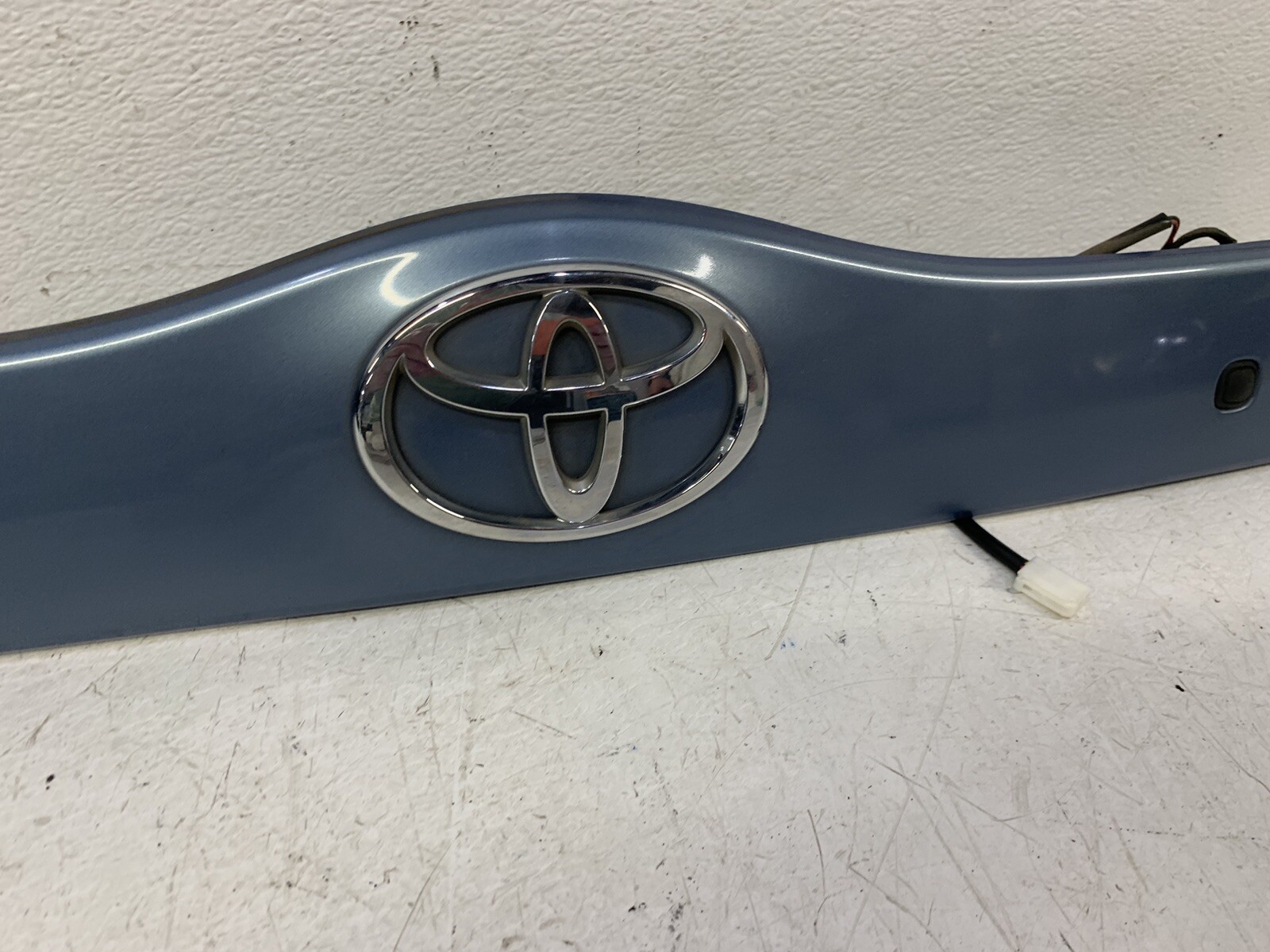 2004 2009 Toyota Prius Rear Garnish Trim Panel Blue 76801 47060 W Smart 