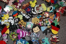 DISNEY TRADING PIN LOT OF 25 PINS NO DUPLICATES NO DOUBLES TRADERS PARK TRADERS