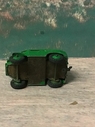 Vintage Dinky Toys 688 Light green Army Field Artillery Tractor - Picture 6 of 6