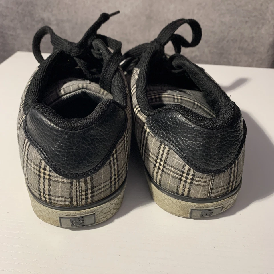 DC Womens 10 M Chelsea Low Top Skate Shoes Gray Black Skateboarding Canvas Sport - Image 4 of 4