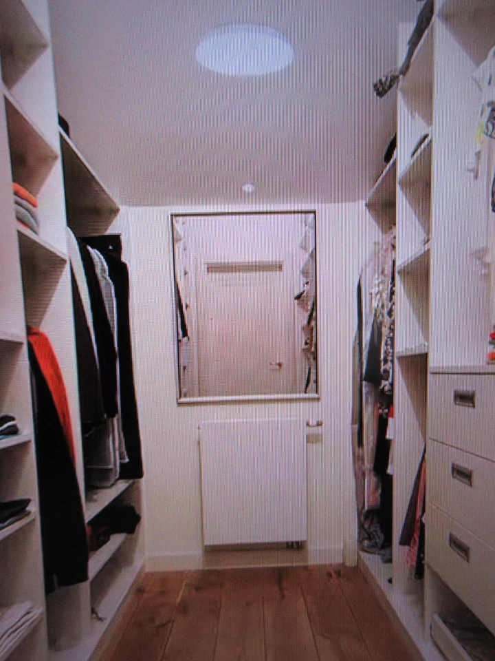 CE 10 in. Luz de armario blanca con cadena de tracción LED de montaje empotrado Foto 2 de 4