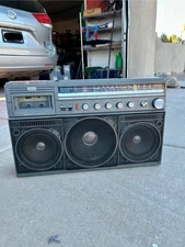 Vintage Magnavox D8443 Power Player Boombox 4 Band **NO TAPE** RADIO WORKS