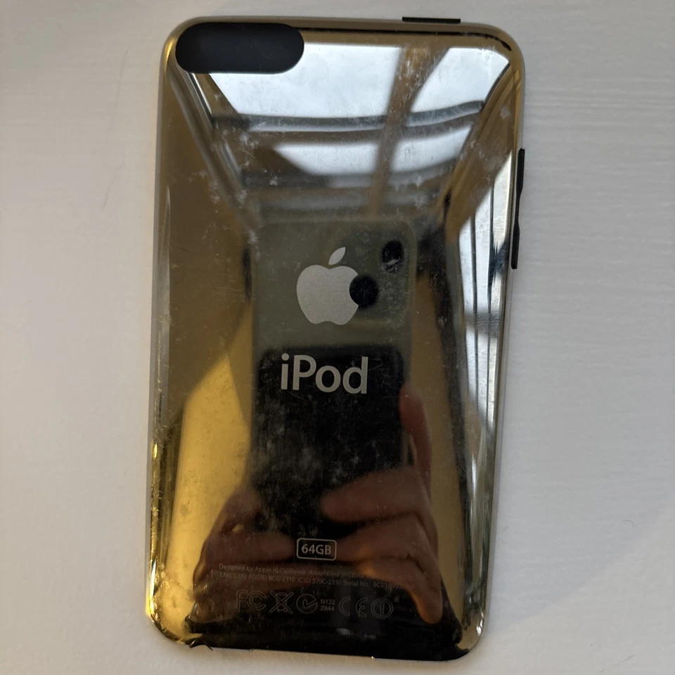 Apple iPod Touch 3rd Generation 64gb Silver - Image 3 of 3