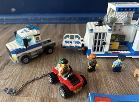 **VERY NICE** LEGO CITY:  Mobile Police Command Center (60139)--COMPLETE