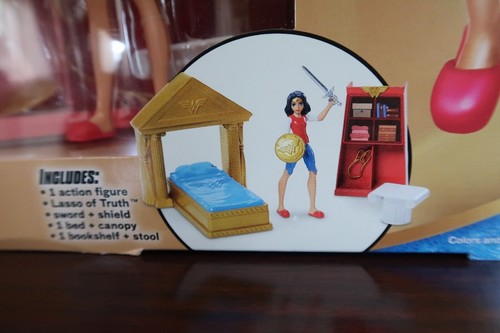 DC Super Hero Girls Wonder Woman Bedroom Set with Exclusive Wonder Woman - Picture 4 of 7