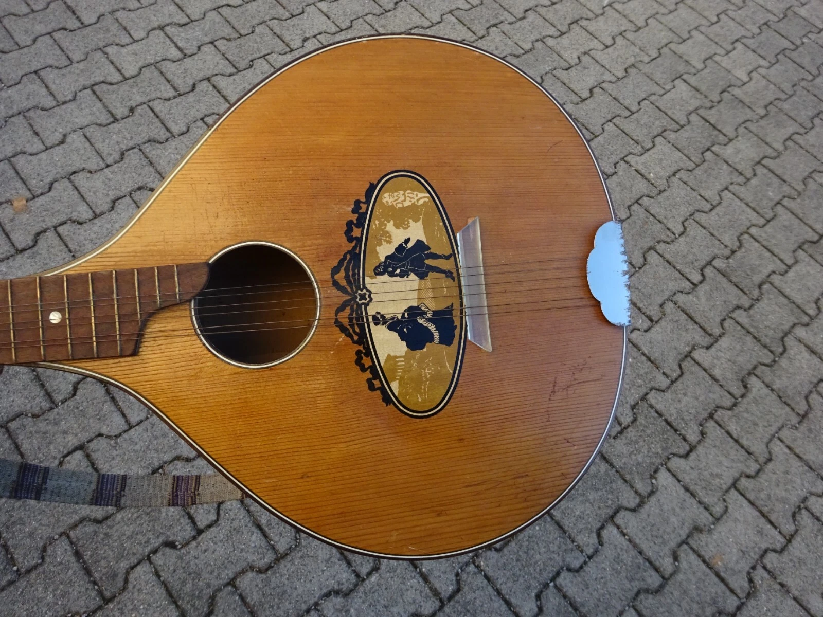 Picture 4 of 8