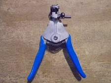 Klein Tools 11062 Automatic Wire Stripper-Solid and Stranded Wire