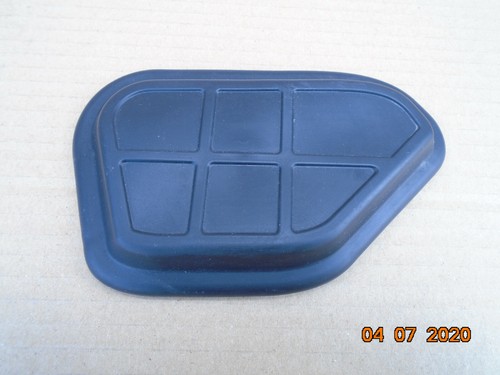 AUDI A5 Sportback Stopfen Abdeckung Federbein vorn rechts oben 8K0803594 76tkm