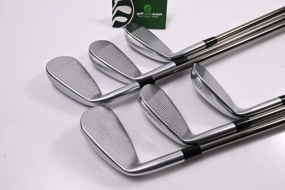 Mizuno JPX 923 Hot Metal Irons / 6-PW+GW / Regular Flex UST Recoil ESX 460 - Image 4 of 4