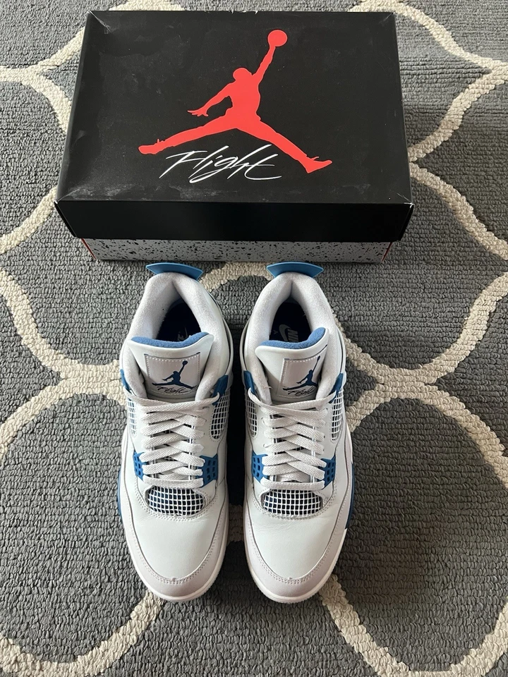 Talla 11 - Air Jordan 4 Retro 2024 Azul Militar Foto 3 de 4