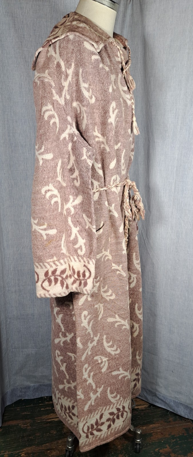 BEACON TYPE BLANKET ROBE WITH LEAF PATTERN - image 2