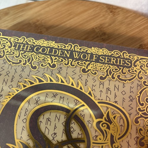 Glitter Shannan Mayer The Golden Wolf Arcane Society Sealed Special Edition - Picture 3 of 8